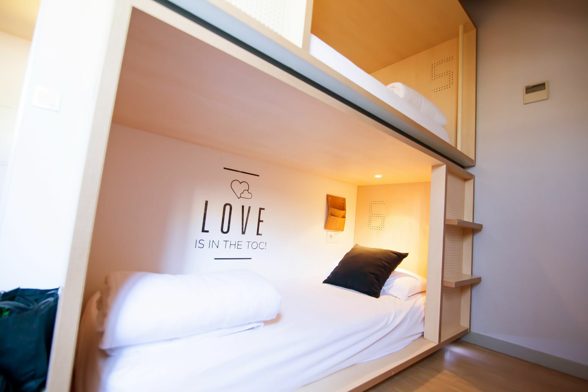 Toc Hostel מדריד מראה חיצוני תמונה